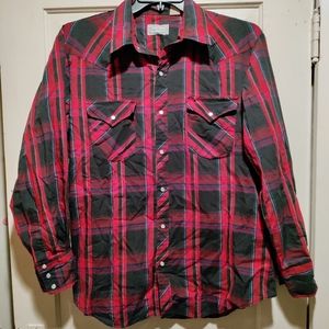 Open trails vintage button-up flannel shirt with pearled snaps. Size L